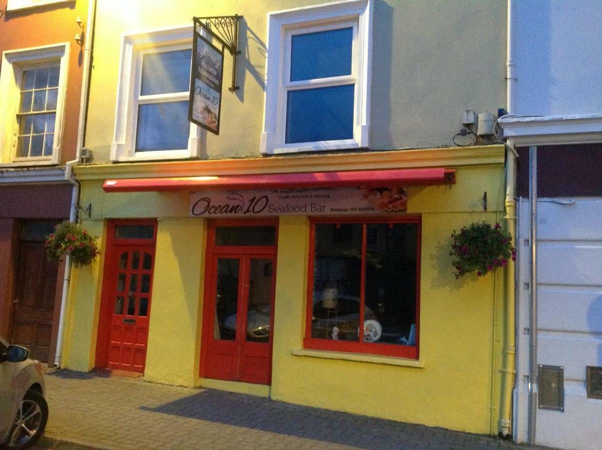 Sheehans On Main Street Kenmare Buitenkant foto
